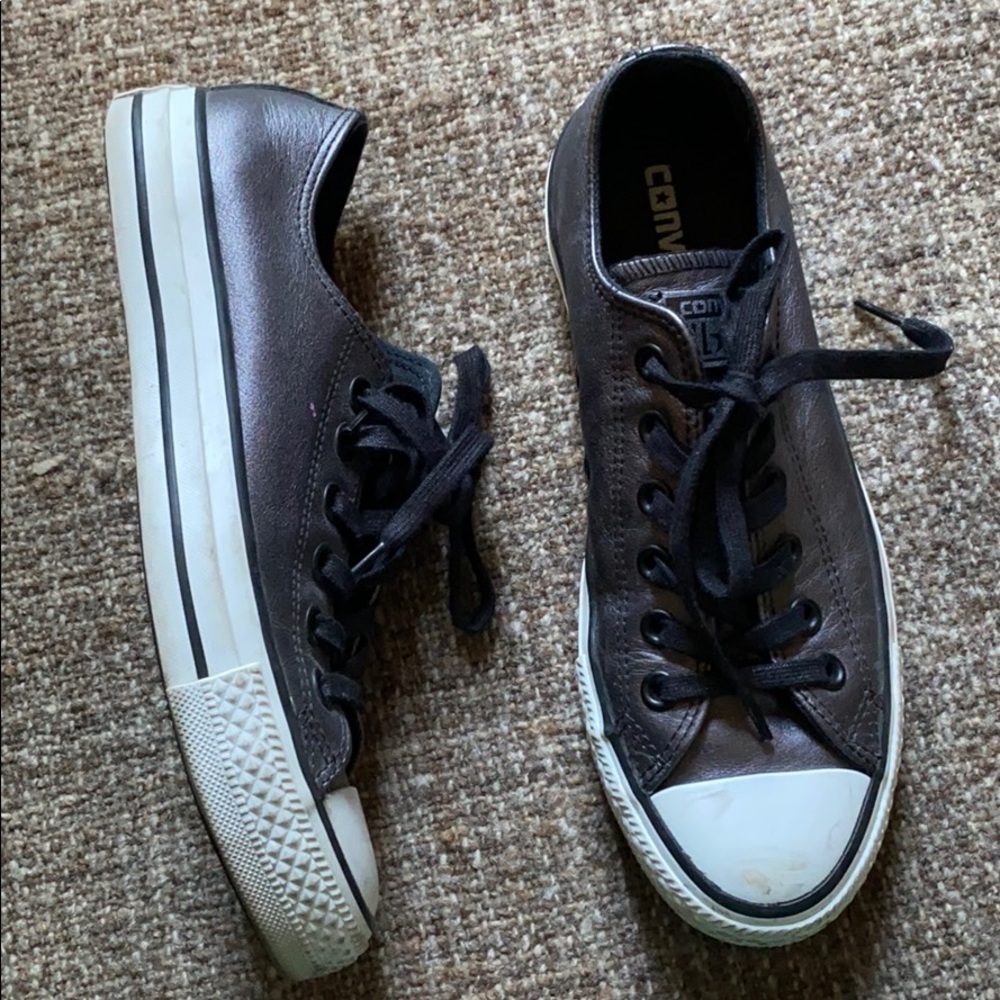 Women’s dark gray metallic leather converse